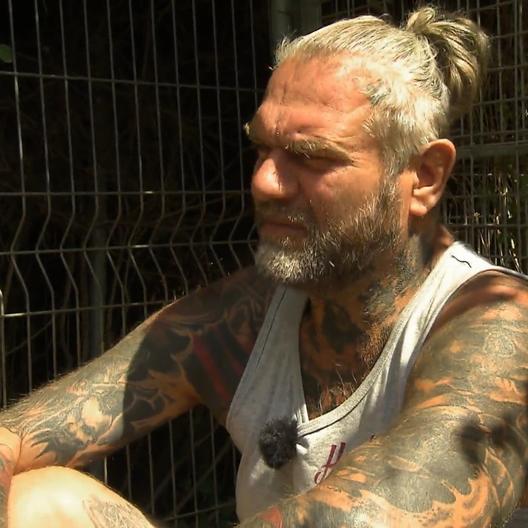 Bei der Erinnerung an seine Zeit im Kinderheim wird Ralf Seeger ganz emotional
