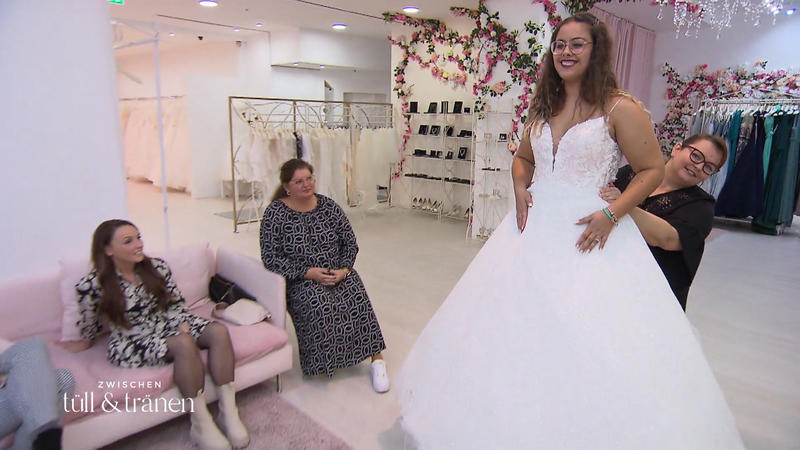 Wir basteln uns ein Kleid ...