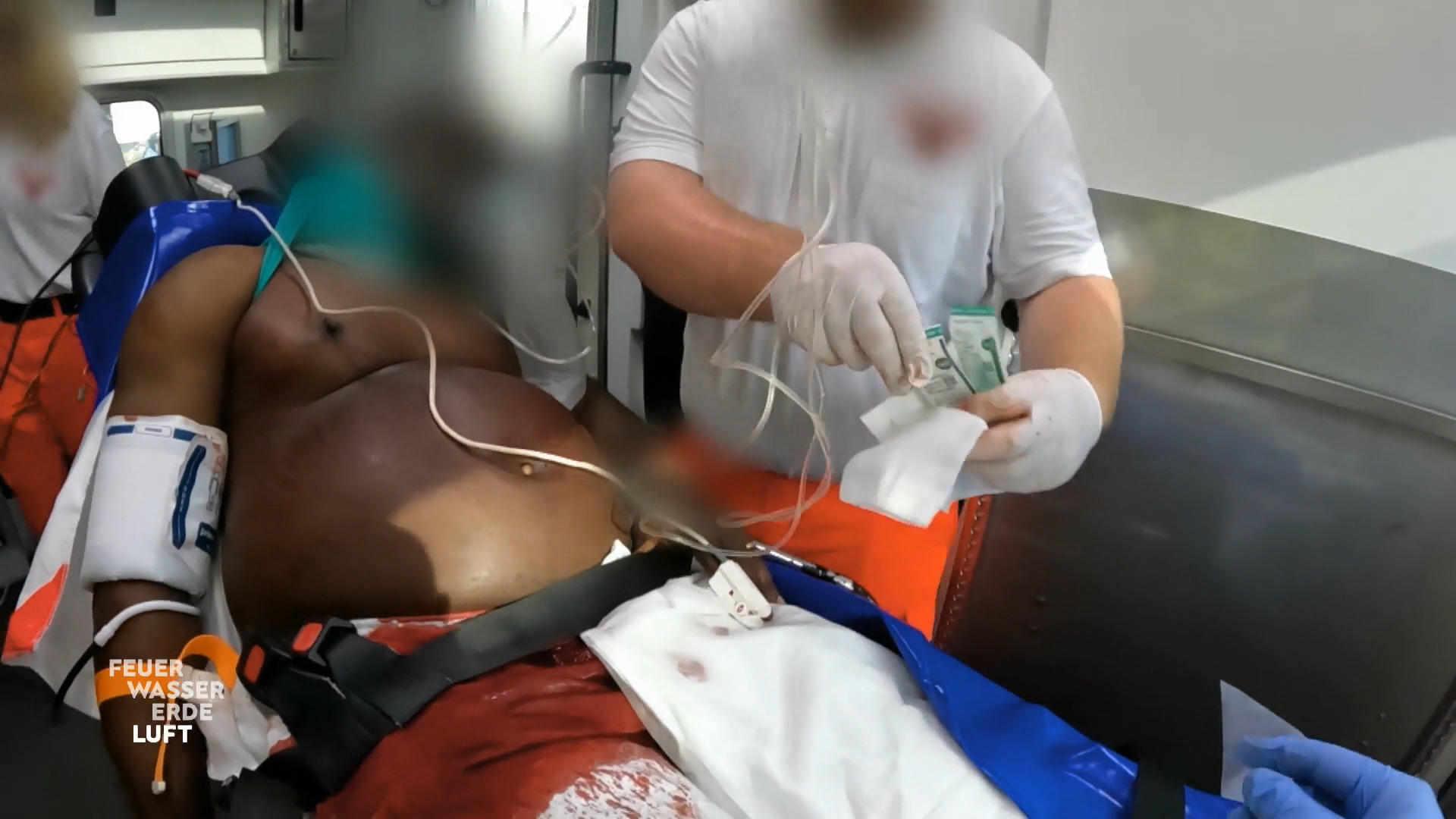 Stichwunden-Opfer muss schnellstens versorgt werden