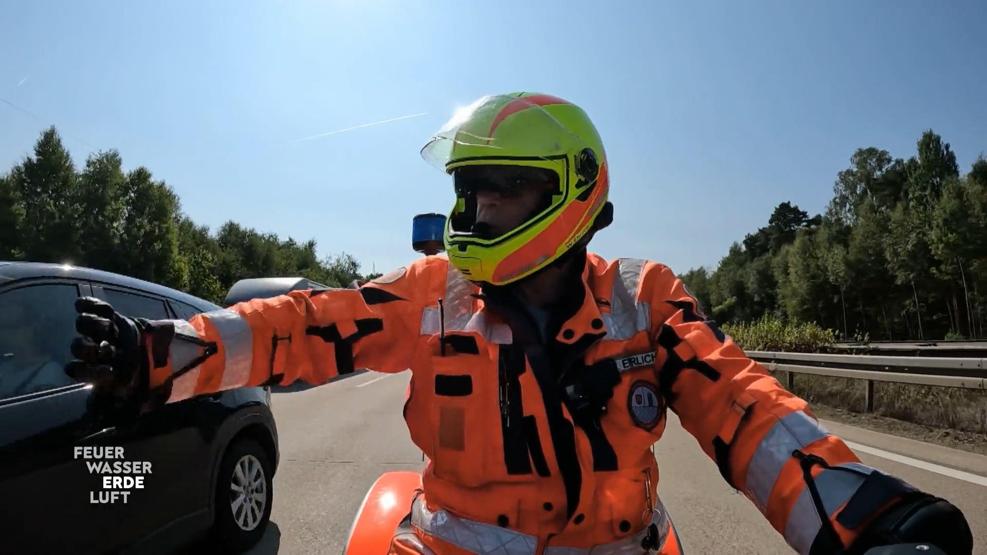 Rettungsgasse? Die Stauhelfer Johanniter zeigen, wie es geht