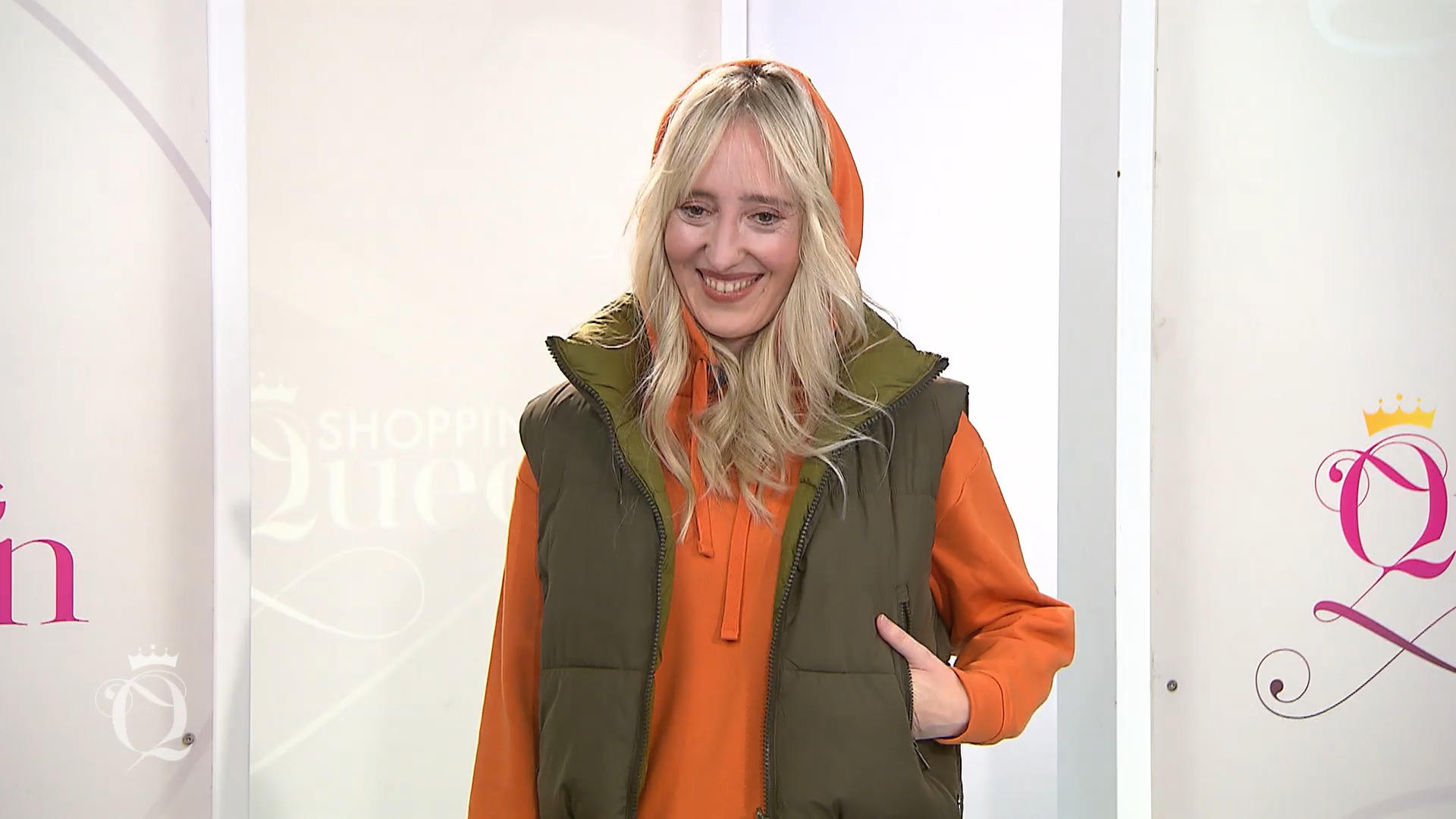 Alice präsentiert ein junges, trendiges Outfit