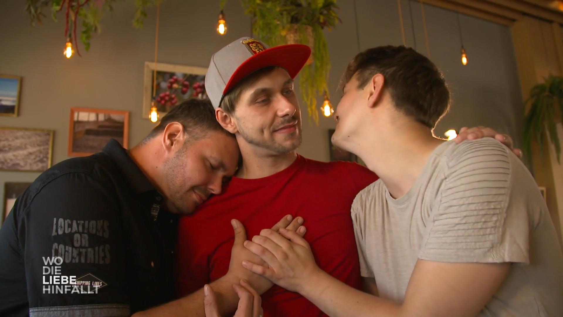Hochzeit zu dritt - Ablehnung von der Familie