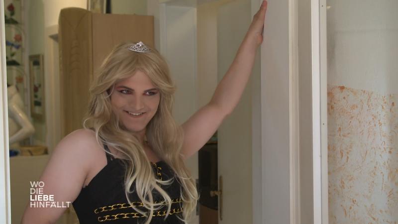 Michèl gibt sein Debüt als Drag Queen