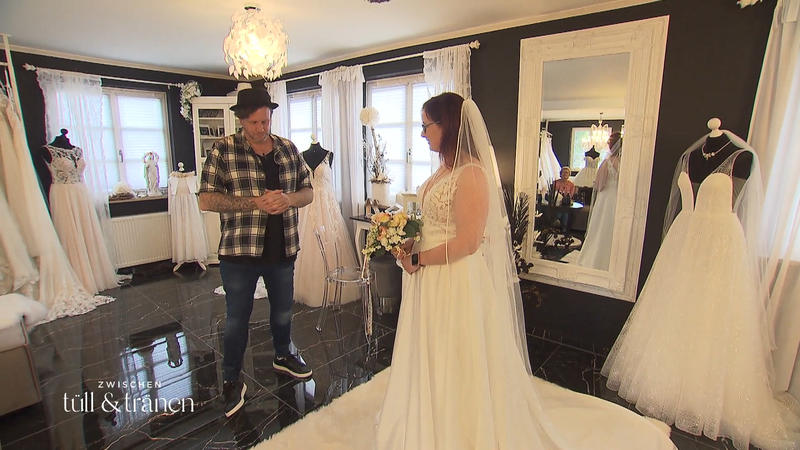 Jennifer tut sich mit einer Entscheidung schwer