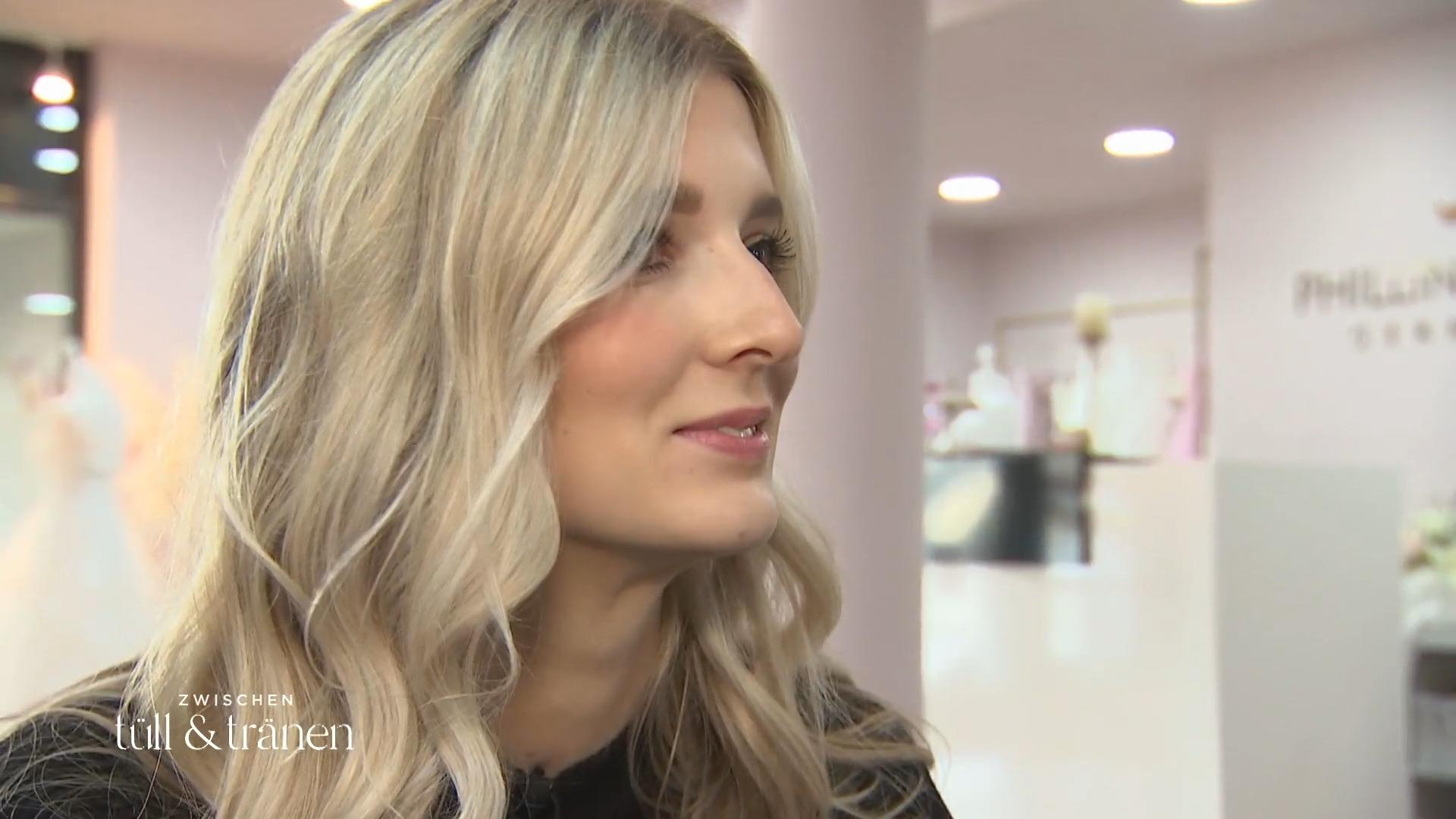 Emilia hat schon einige Brautkleider getragen