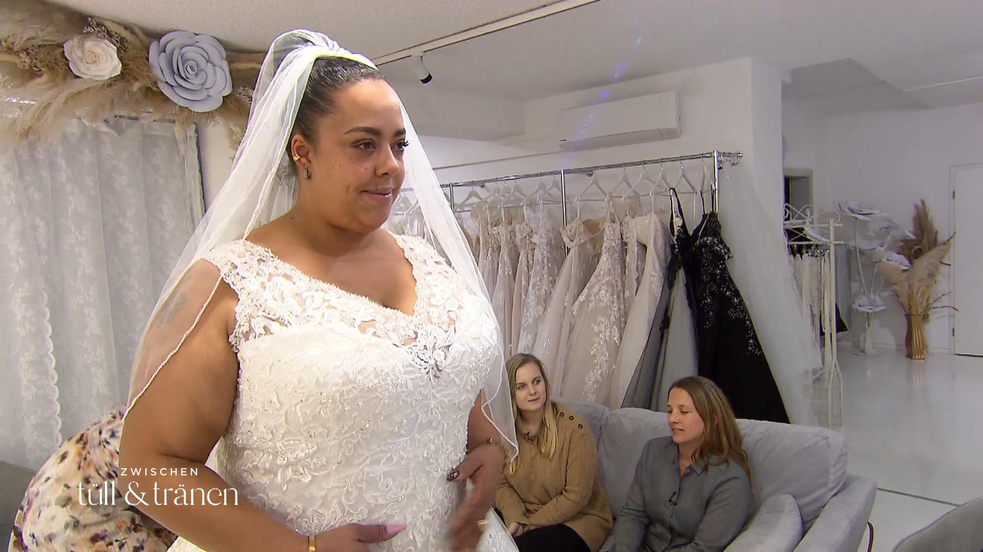 Larissa heiratet nach 17 Jahren endlich kirchlich