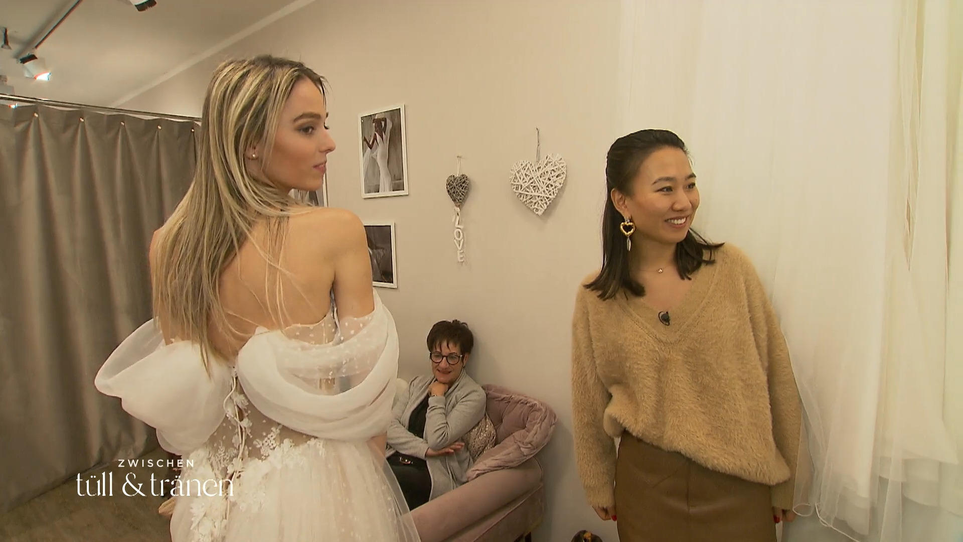 Kleider-TÜV-Braut Julia ist ganz schön streng!