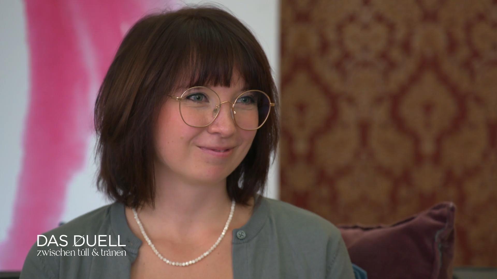 Ein figurbetontes Kleid für Jasmin