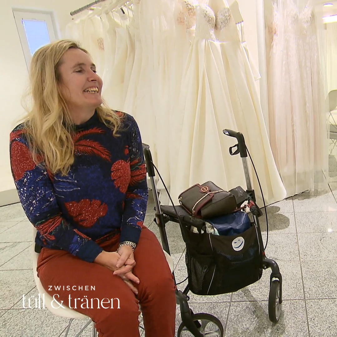 Karen sucht eine A-Linie - klappt das mit der Gehhilfe?