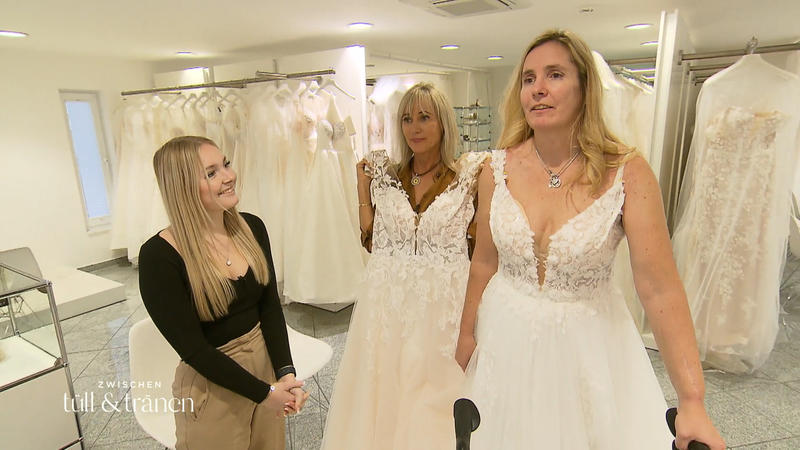 Bei diesen Modellen fehlt noch das Strahlen der Braut