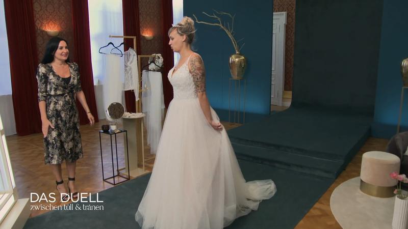 Braut Sara ist überrascht