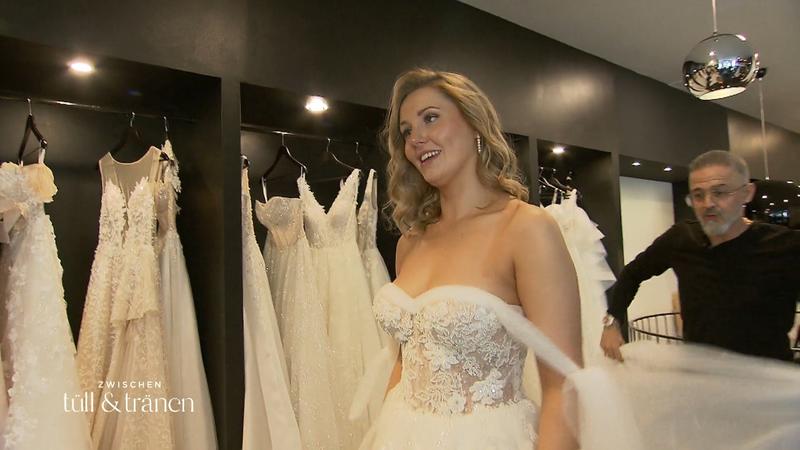 Braut Patrizia sucht ein sexy Brautkleid