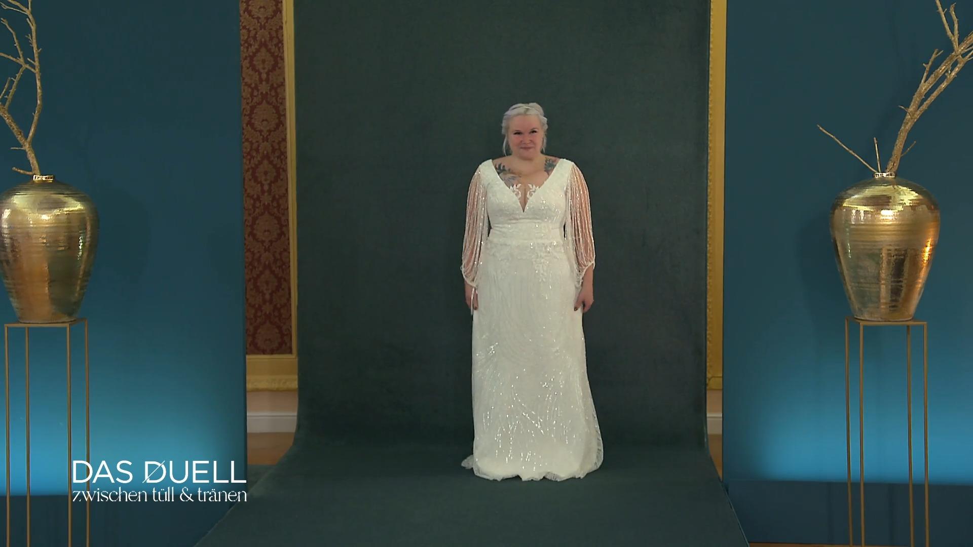 Kathrin im 20er-Jahre-Brautkleid