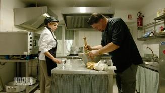 Tim Mälzer scheitert fast am Pesto
