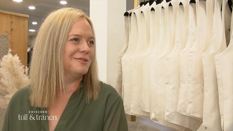 "Brautiges" Dirndl für Janine nach Brustverkleinerung