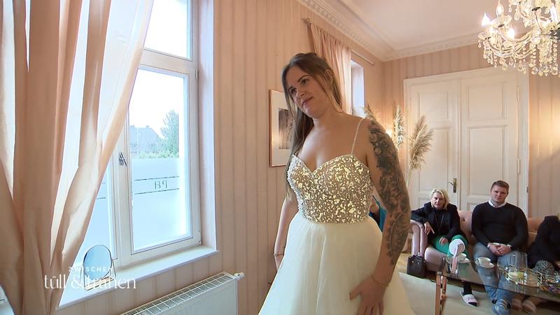 Ist es doch nicht Lauras Traumkleid?