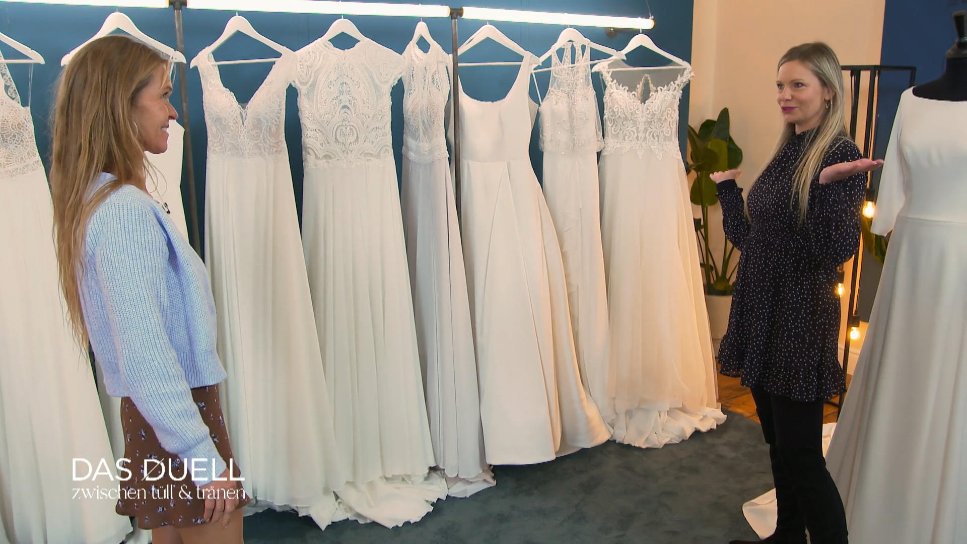 Janine hat nur ein Vokuhila-Kleid