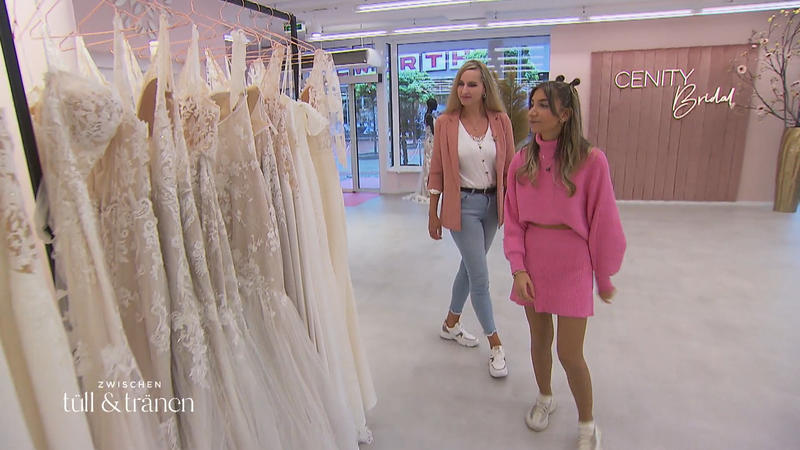 Stephanie sucht ein "erwachsenes" Brautkleid