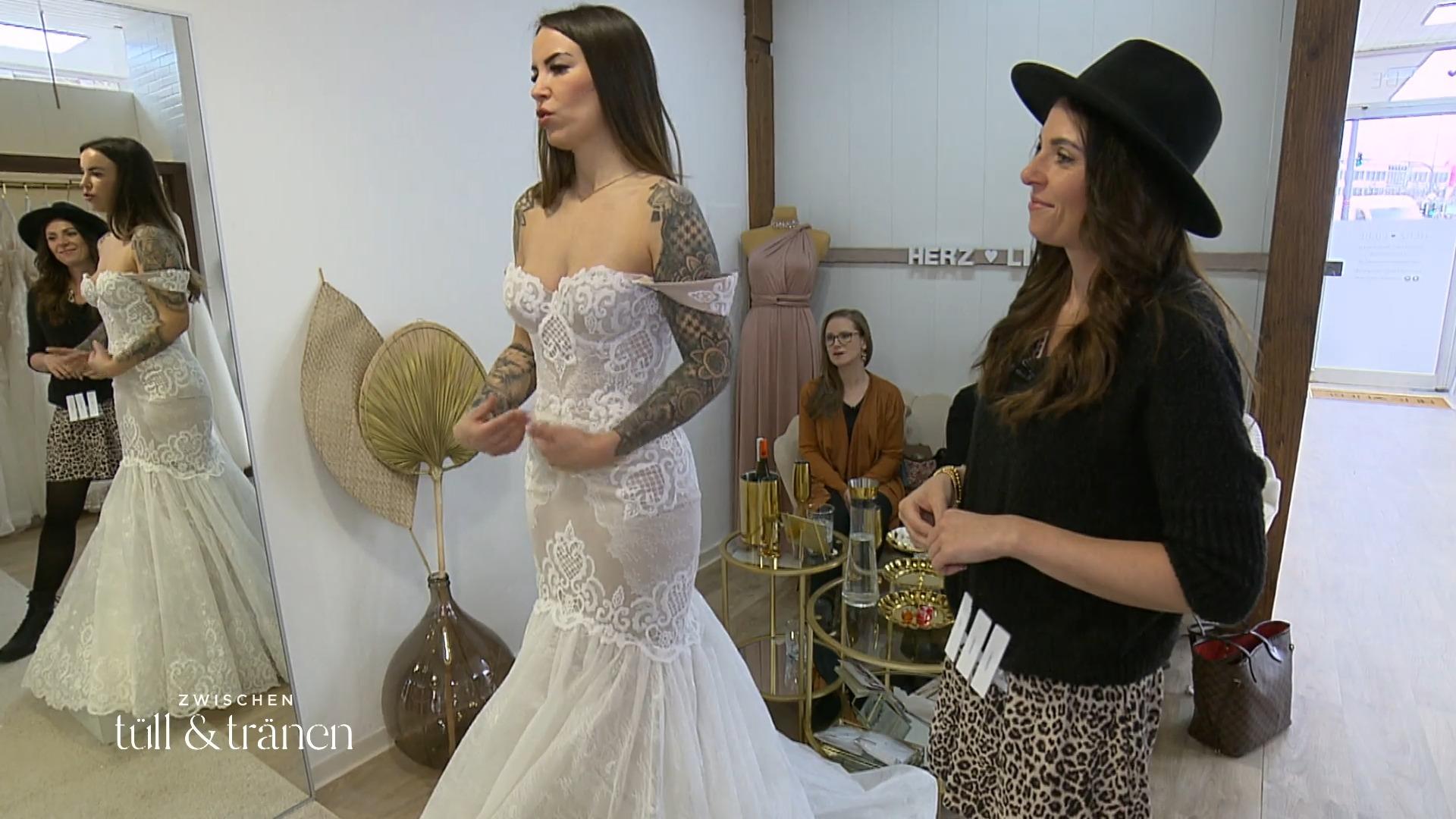 Kims Brautklied darf nicht mit ihren Tattoos kollidieren