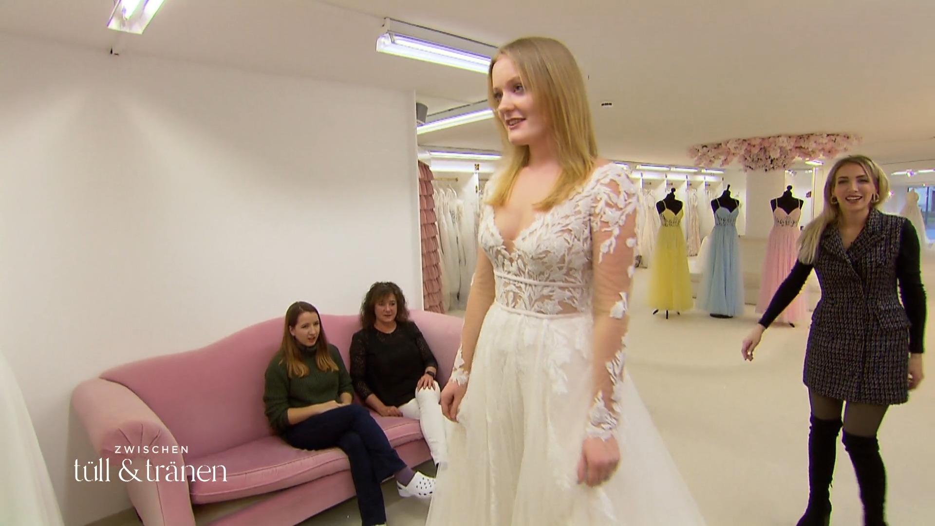 Shannon sucht ein Kleid, das sexy und tanzbar ist