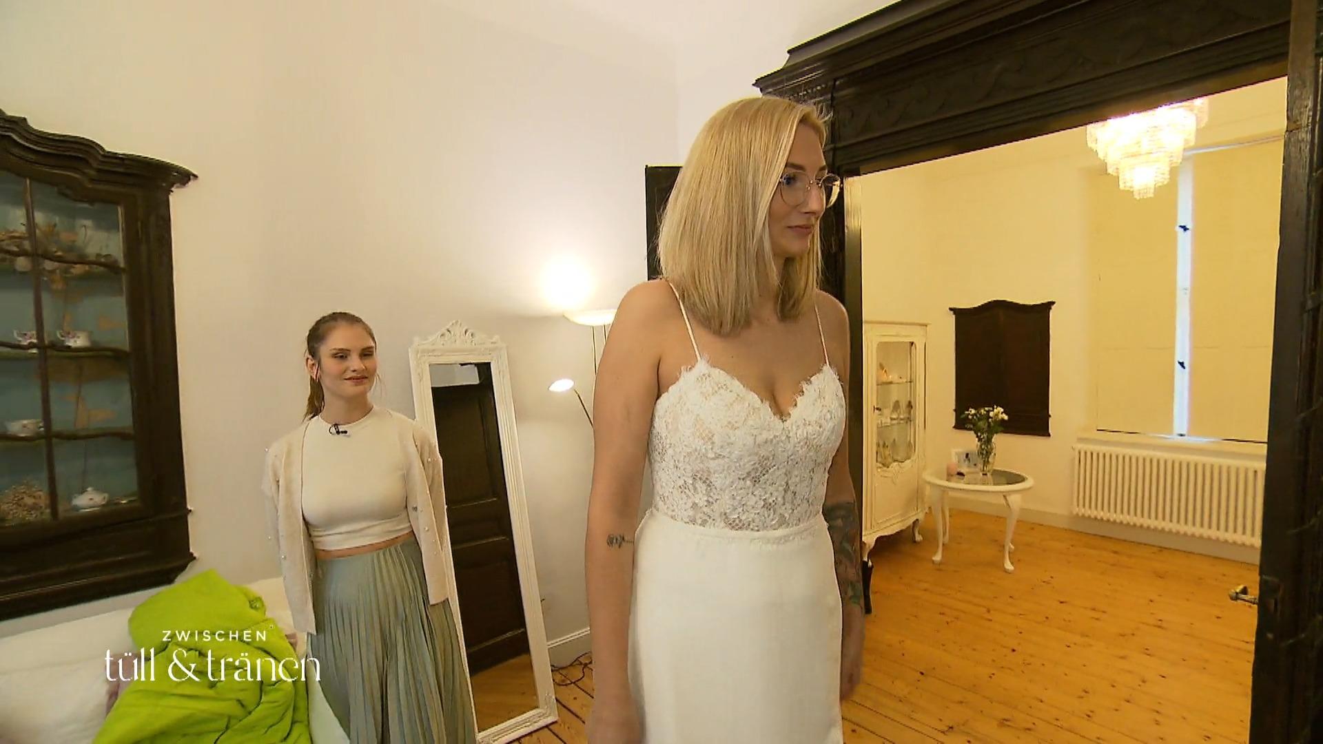 Nele nähert sich langsam ihrem Idealkleid