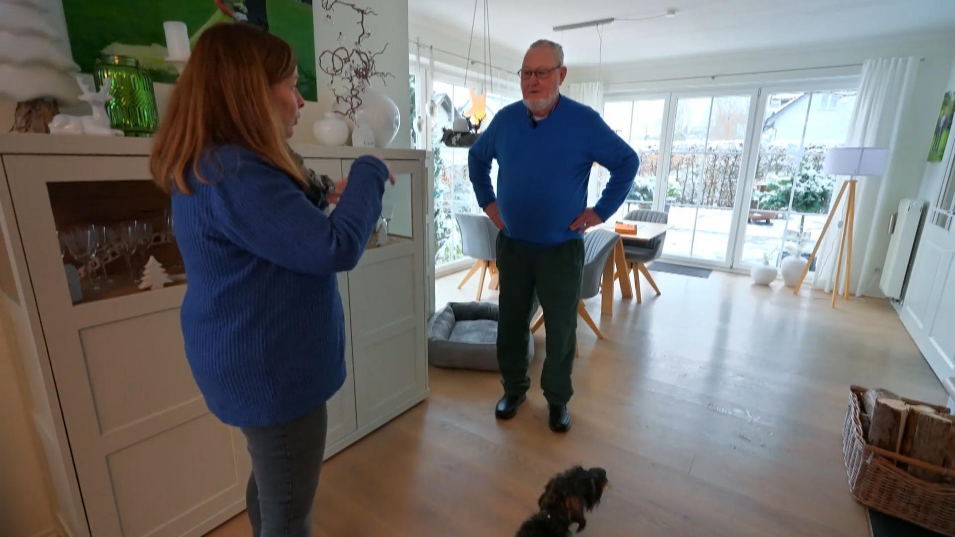 Opa übernimmt zum ersten Mal das Hunde-Sitting