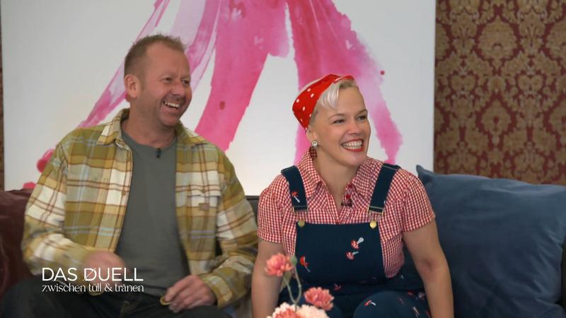 Braut Bea sucht mit ihrem Mann das perfekte 50er-Kleid