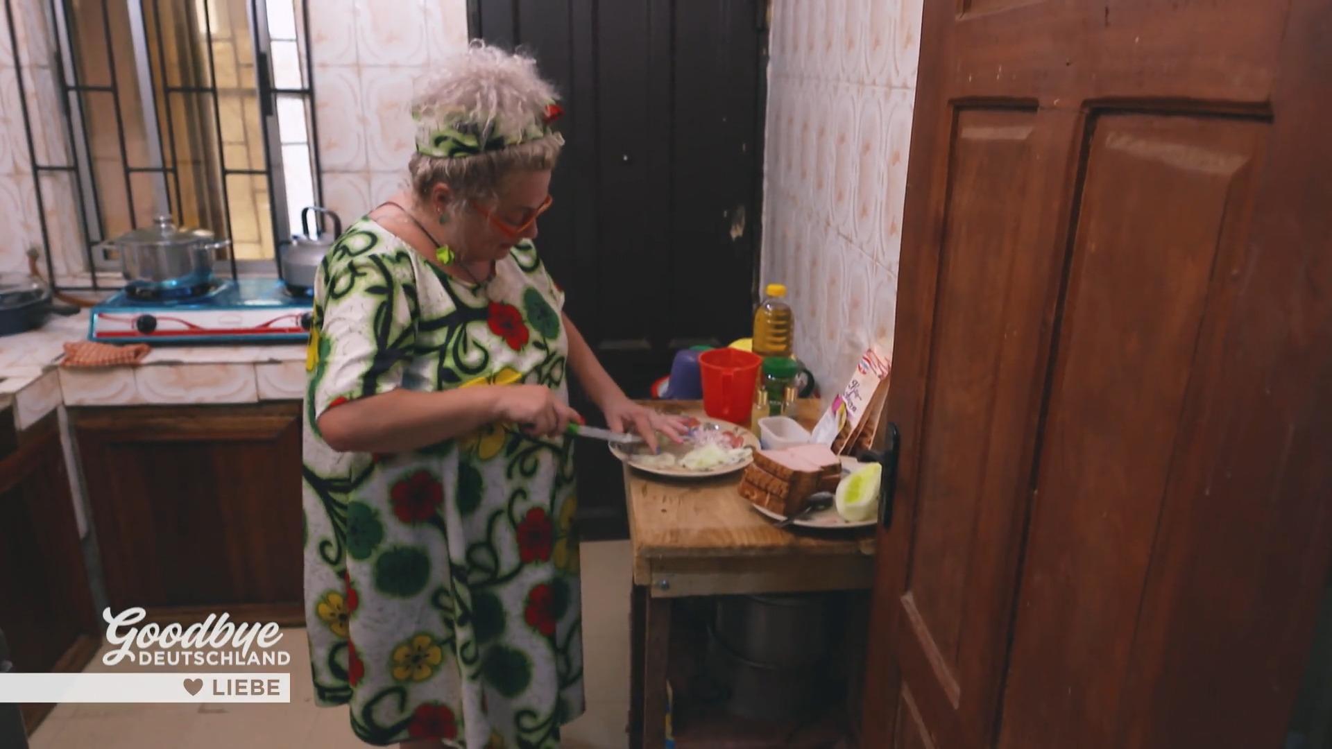 Susann kocht ein bayerisches Essen in Nigeria