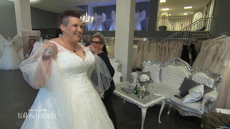 Gibt es ein "Ja" fürs Brautkleid von Bianca?