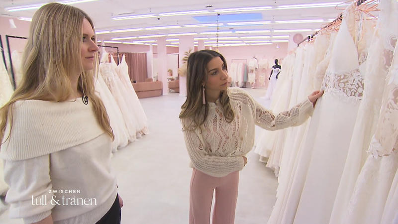 Celina hat bei Braut Julia eine Strategie