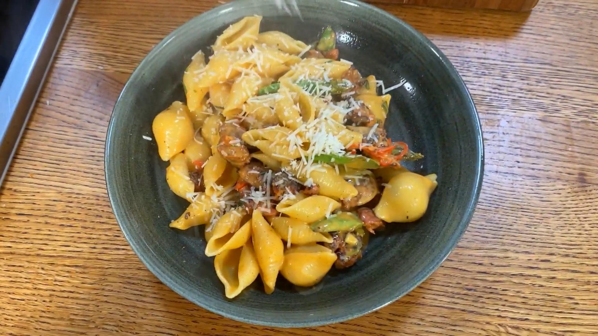 Pasta mit Chorizo und grünem Spargel