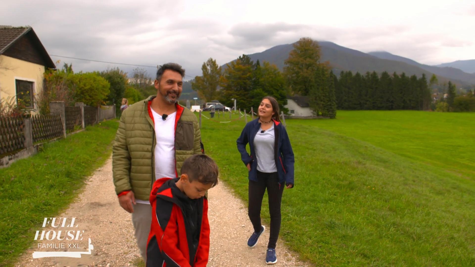 Papa Fadil genießt die Zeit mit seinen Kindern