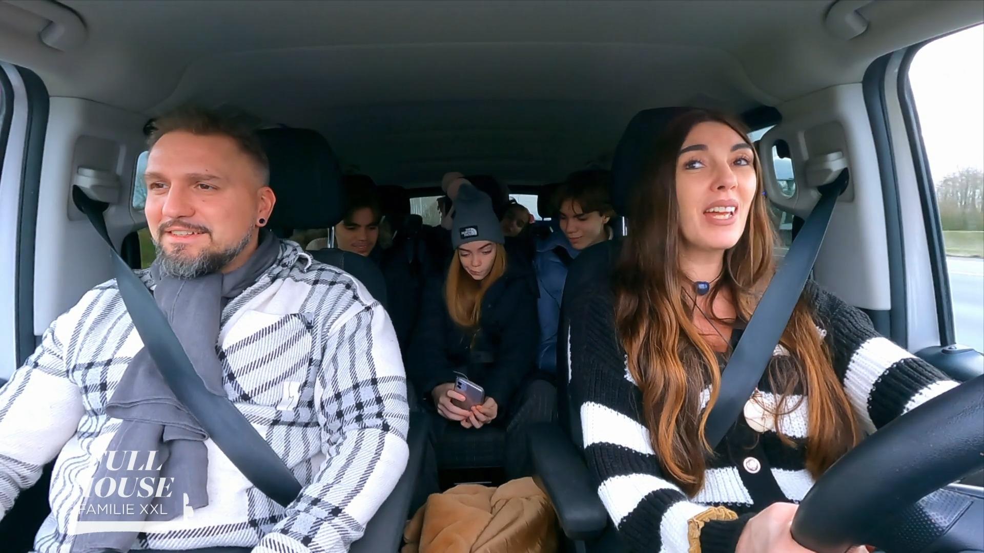 Großfamilie Jansen singt auf der Autofahrt!