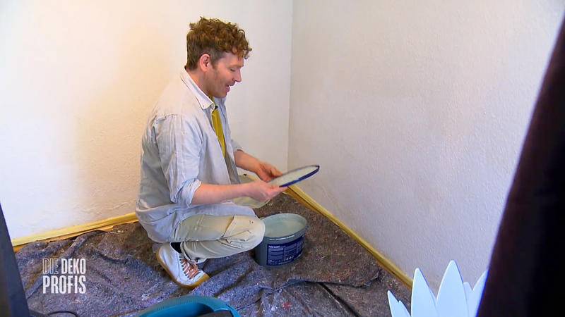 Ein kleines Zimmer mit wenig Platz und viel Arbeit