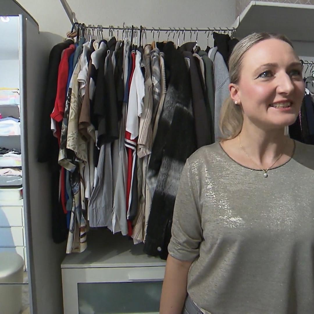 Karina liebt Kleider und Schuhe!