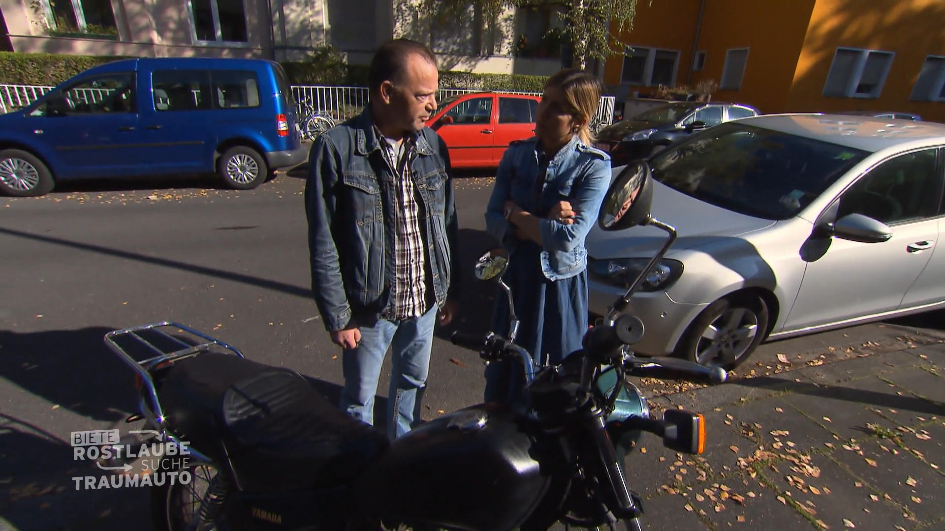 Panagiota guckt sich eine Yamaha 125 von '97 an