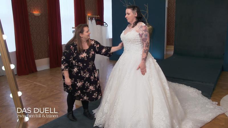 "Es ist verdammt viel Kleid!"