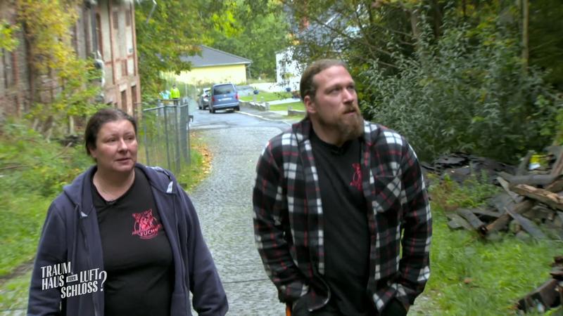 Alte Porzellanfarbik beim Wandern entdeckt