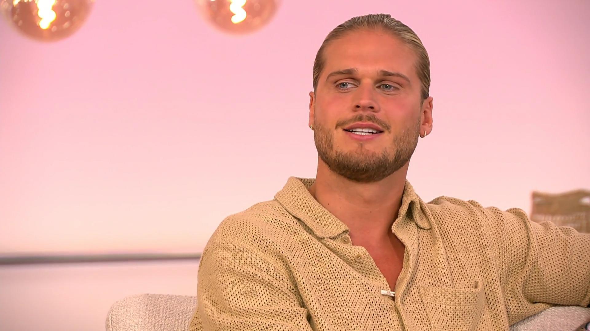 Rúrik Gíslason singt jetzt in einer Boyband