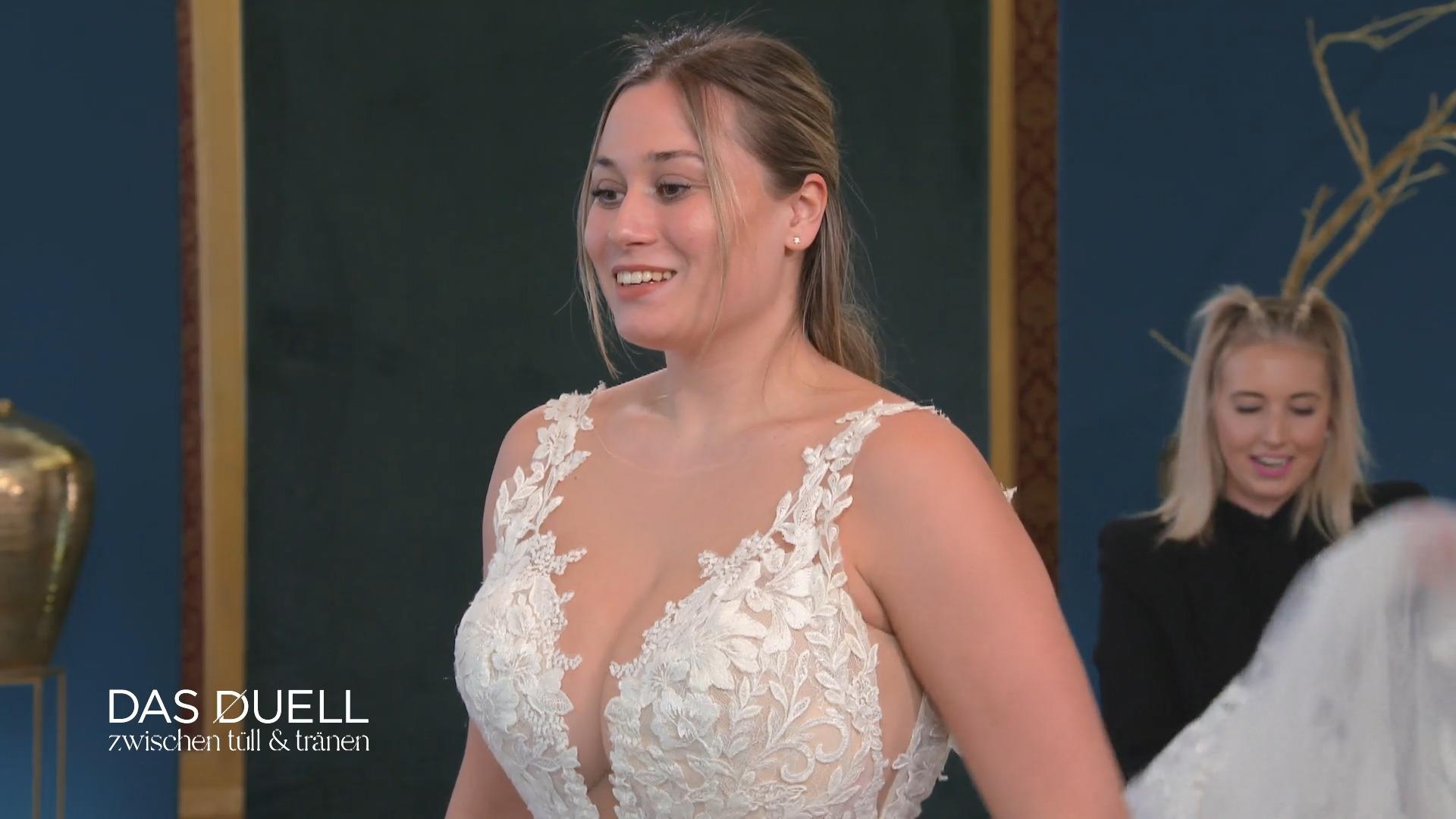Hatte Victoria drei Mal das gleiche Kleid an?