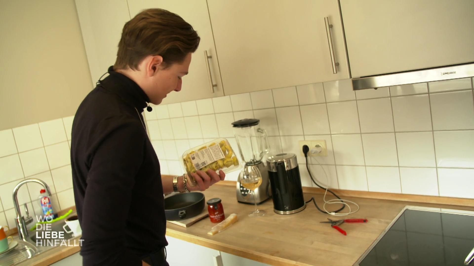 Max will für Claudia kochen