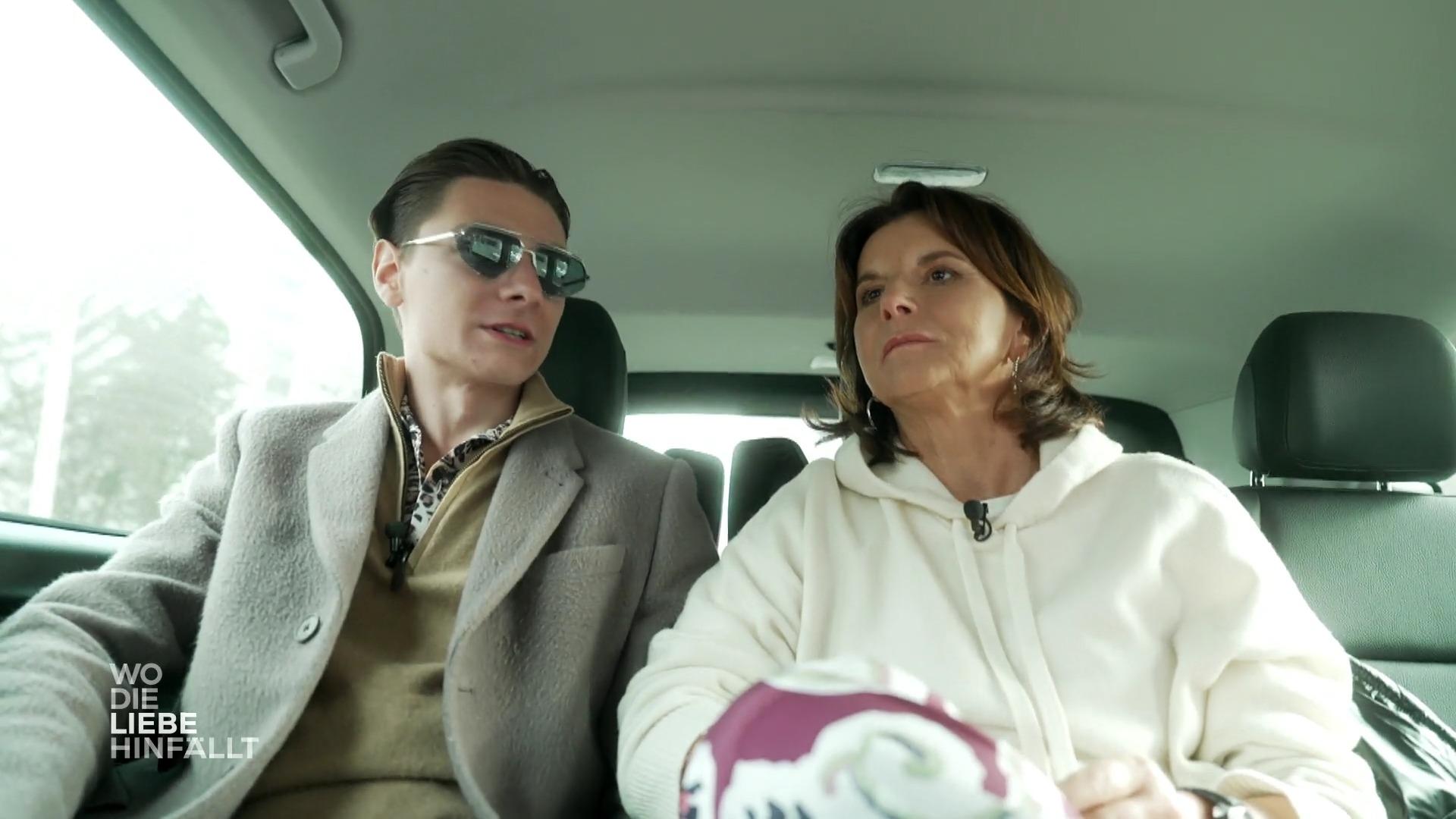 Claudia und Max besuchen Claudias Patenkind