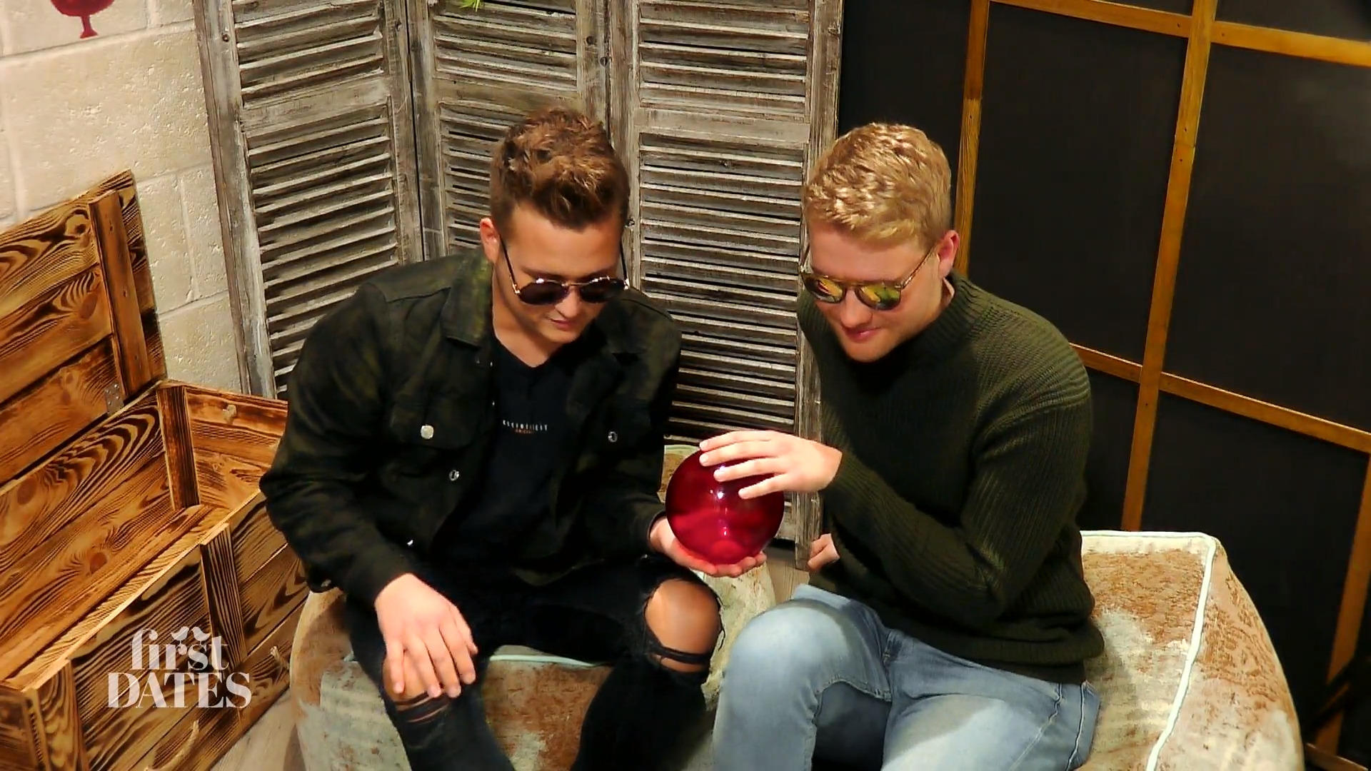 Kommen sich Sebastian und Patryk in der Fotobox näher?