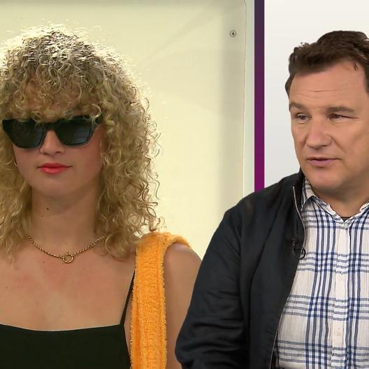 "Die Haare sind ja wohl der Hammer!"