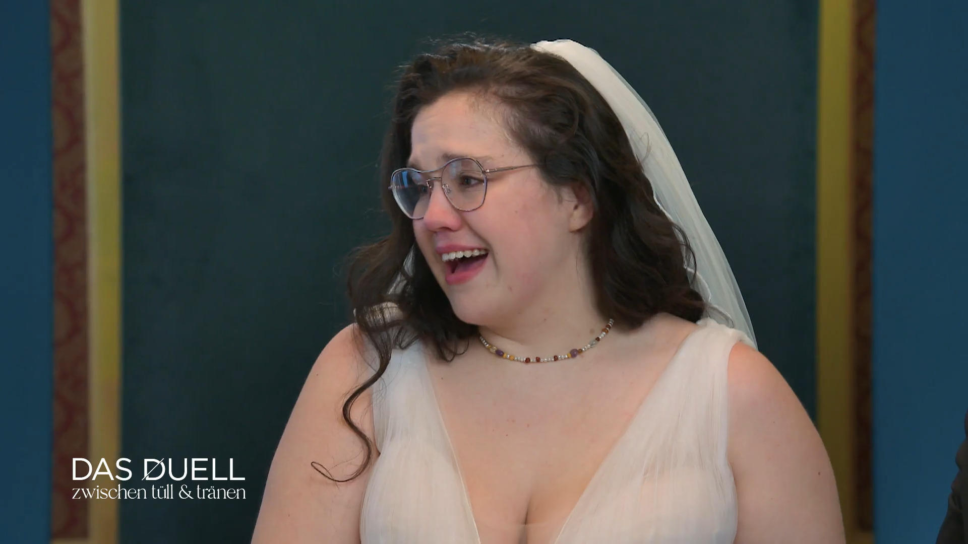 Welches Kleid kann Content Creatorin Verena überzeugen?