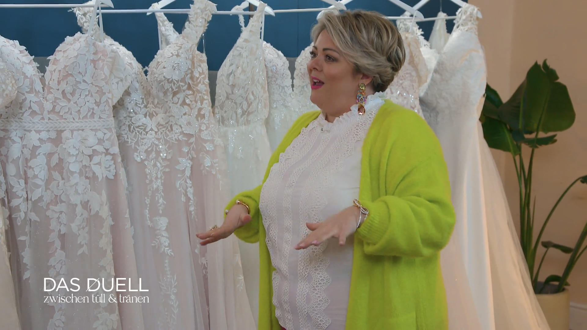 Kann sie Verena noch von ihren Kleidern überzeugen?