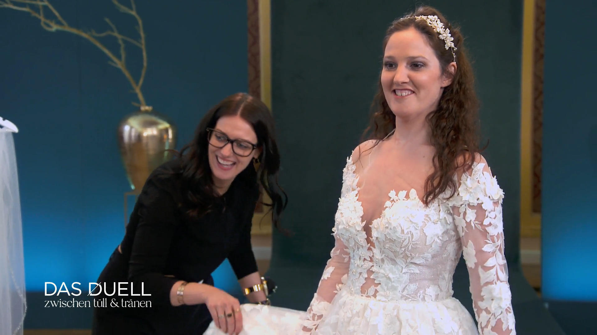 Elain braucht für ihr letztes Kleid eine große Portion Mut