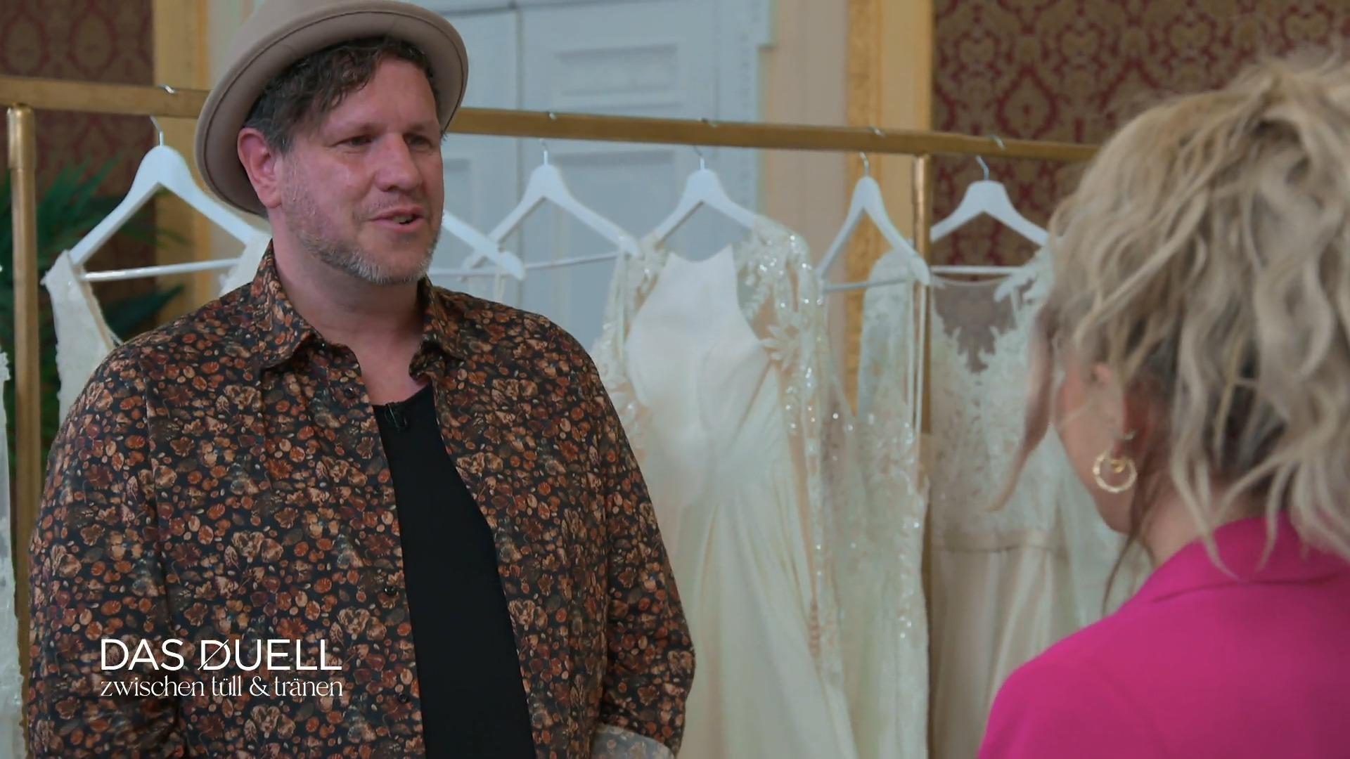 Christian findet Melanies Kleider zu schlicht