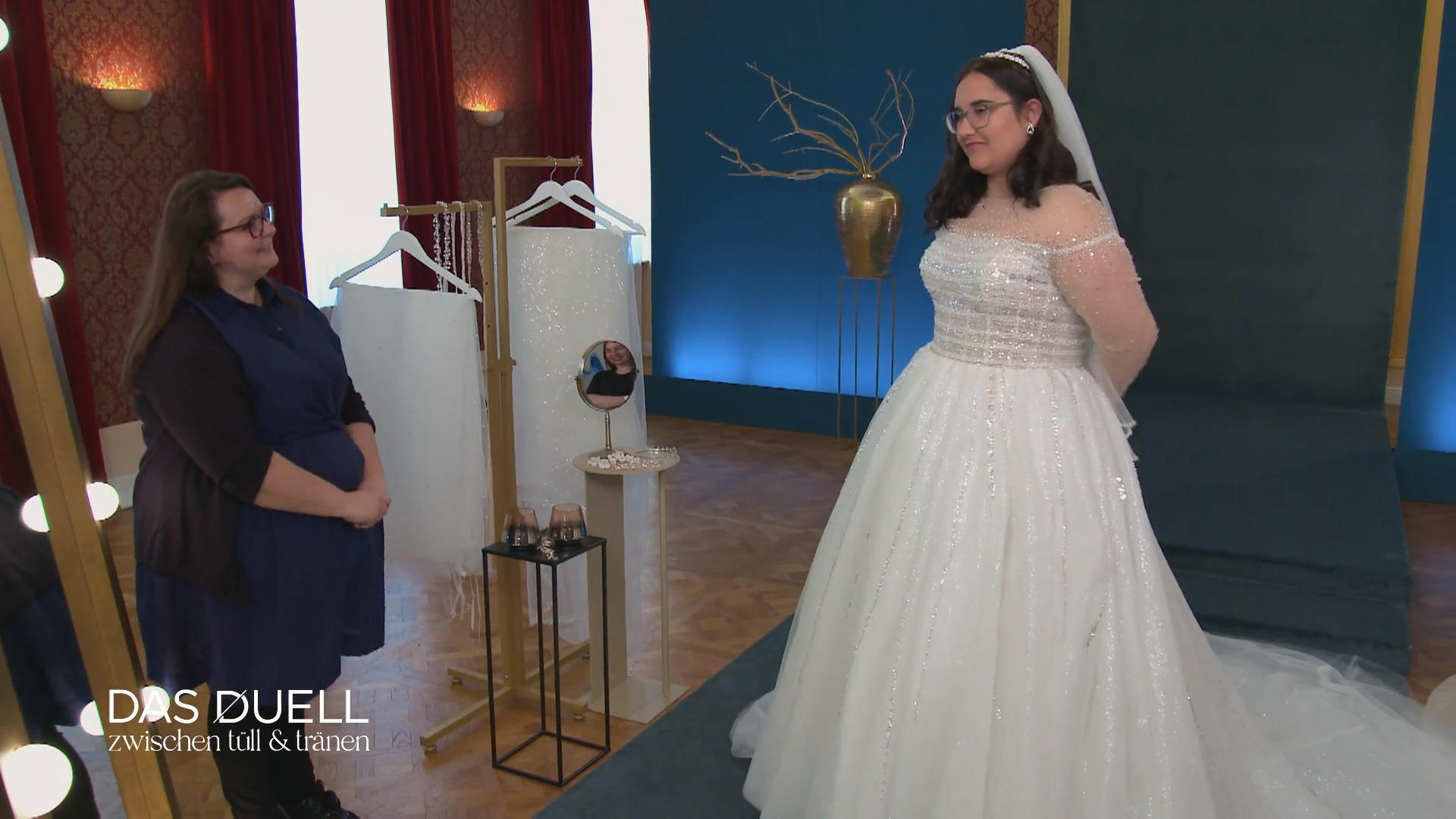 Bekommt Manus erstes Kleid Konkurrenz?