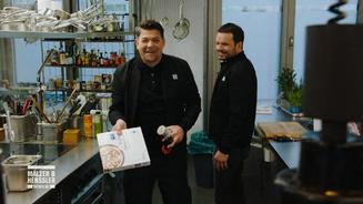 Tim nimmt Steffen seine Gewürze weg